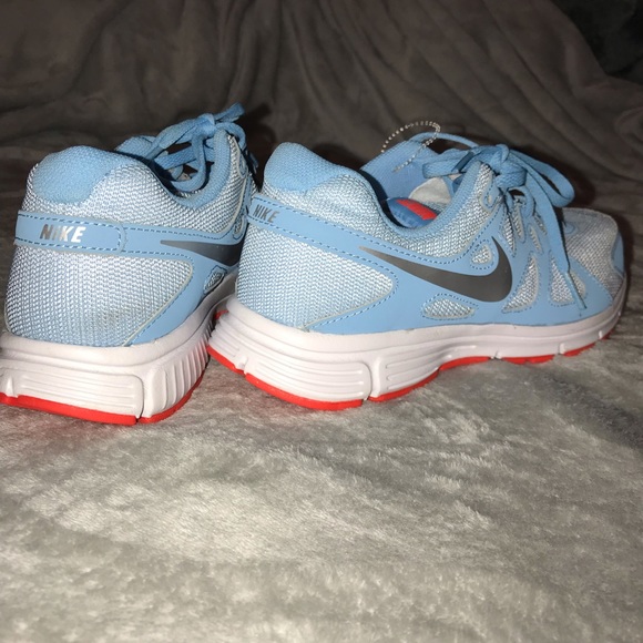 Nike shoes - Picture 4 of 7